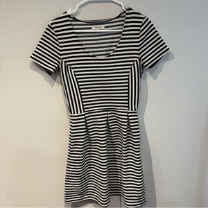 Madewell Black and White Striped Fit and Flare Bistro Skater Dress‎ Size 2